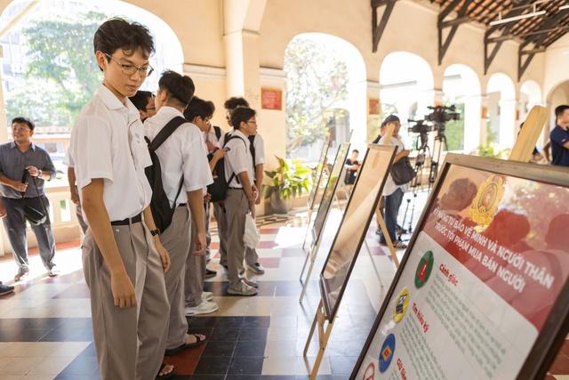 Bắt cóc online - Kỳ 2: Khi học sinh trở thành 'mồi ngon' của tội phạm mạng- Ảnh 1.