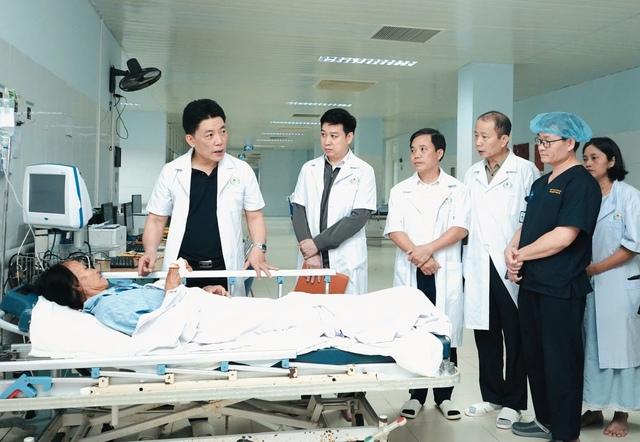 Nữ điều dưỡng bị đâm 11 nhát khi ngăn kẻ dùng dao tấn công nhiều người- Ảnh 3.