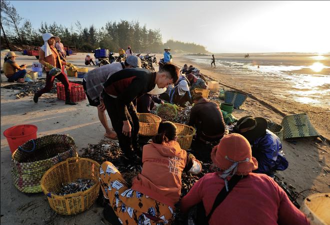 Làng chài thôn Hồ Lân - Ảnh 6.