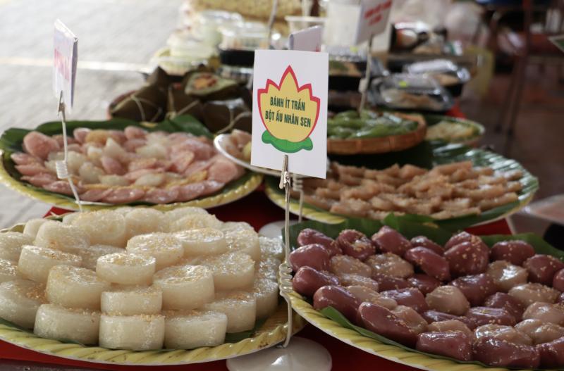 Ngày đầu lễ hội ẩm thực chay ở TP.HCM: Hấp dẫn hàng trăm món 'đẹp như tranh'- Ảnh 9.
