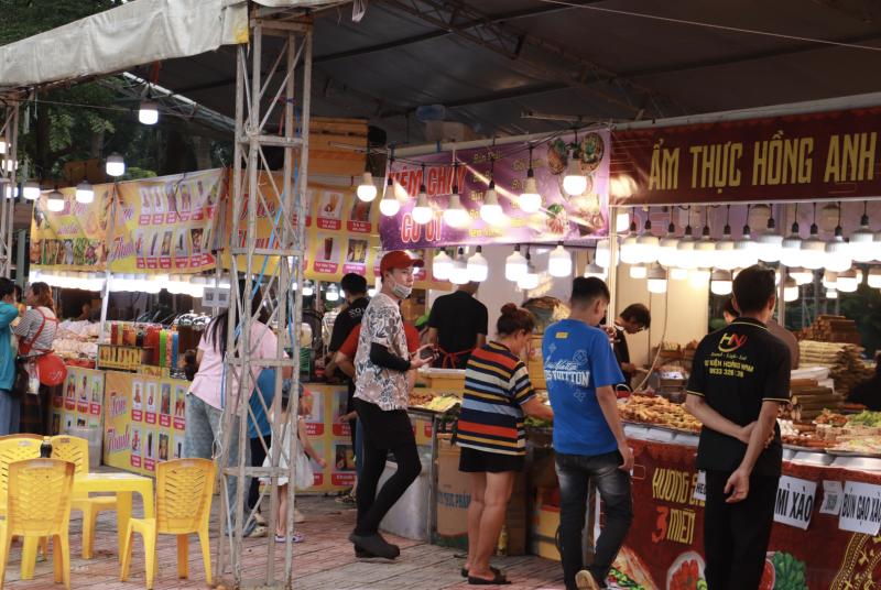 Ngày đầu lễ hội ẩm thực chay ở TP.HCM: Hấp dẫn hàng trăm món 'đẹp như tranh'- Ảnh 14.