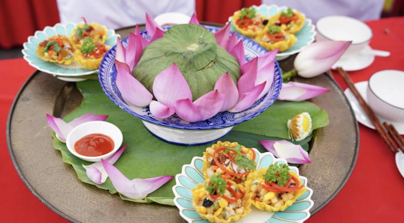 Ngày đầu lễ hội ẩm thực chay ở TP.HCM: Hấp dẫn hàng trăm món 'đẹp như tranh'- Ảnh 6.