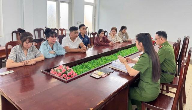 Bắt tạm giam 8 bị can mua bán người- Ảnh 1.