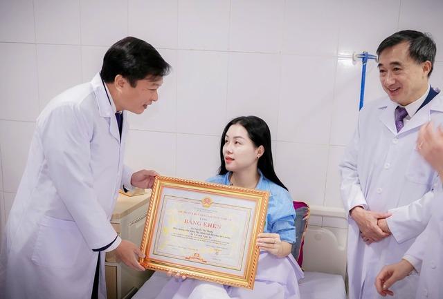 Bộ Y tế tặng bằng khen 4 điều dưỡng dũng cảm bảo vệ bệnh nhân- Ảnh 2.