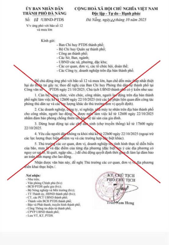 Phó chủ tịch UBND TP.Đà Nẵng bác bỏ thông tin cho nghỉ làm tránh bão số 12- Ảnh 1.