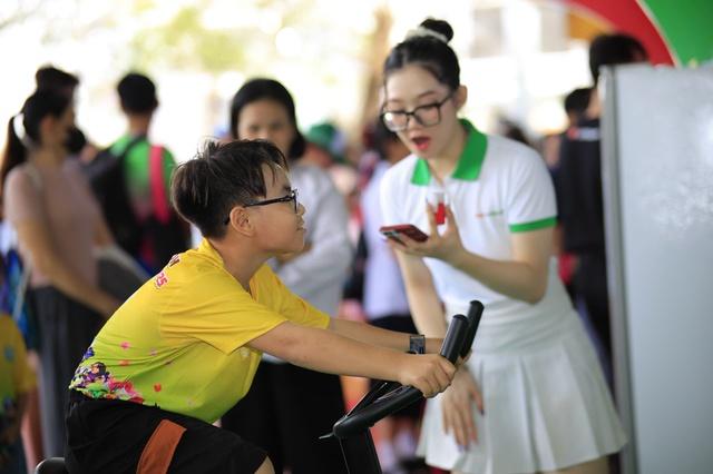 FE CREDIT truyền cảm hứng 'sống khỏe - tài chính chủ động' tại Marathon Đất Sen Hồng 2025- Ảnh 2.