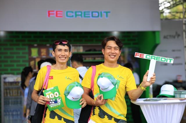 FE CREDIT truyền cảm hứng 'sống khỏe - tài chính chủ động' tại Marathon Đất Sen Hồng 2025- Ảnh 4.