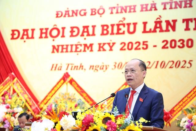 Hà Tĩnh phát động ủng hộ đồng bào bị thiệt hại do bão số 10 - Ảnh 1.