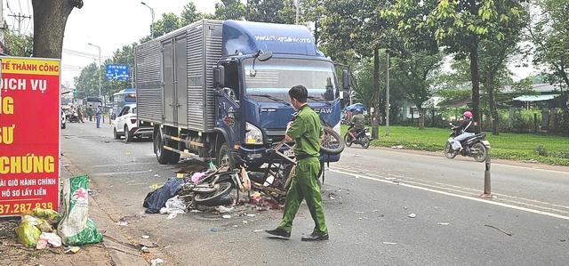Tai nạn liên hoàn trên đường Đặng Thúc Vịnh khiến người thu gom rác tử vong - Ảnh 1.