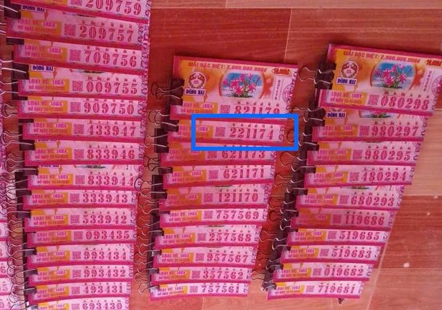 Cọc vé trúng 28 tỉ xổ số miền Nam ngày 22 tháng 10 lộ diện tại TP.HCM - Ảnh 1.