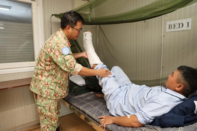 Bác sĩ Việt Nam nối gân gót chân cho sĩ quan Mông Cổ ở  châu Phi- Ảnh 5.