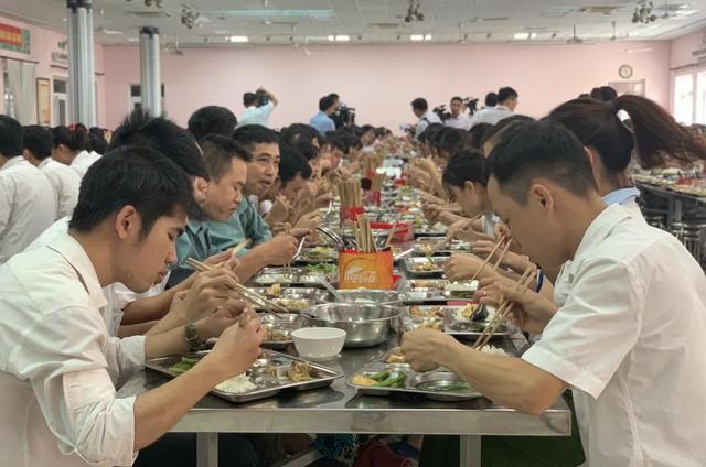 Những ai được công đoàn tặng quà 1,3 triệu đồng dịp tết Nguyên đán 2026?- Ảnh 2.