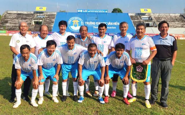 Đại chiến 'nảy lửa' cựu Quả bóng vàng Việt Nam trên sân Trường ĐH Đồng Tháp- Ảnh 7.