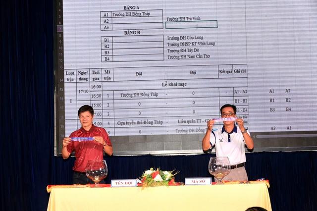 Đại chiến 'nảy lửa' cựu Quả bóng vàng Việt Nam trên sân Trường ĐH Đồng Tháp- Ảnh 8.