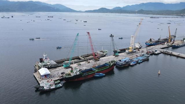 Cảng Cam Ranh đón tấn hàng thứ 3 triệu, vượt kế hoạch cả năm 2025   - Ảnh 1.