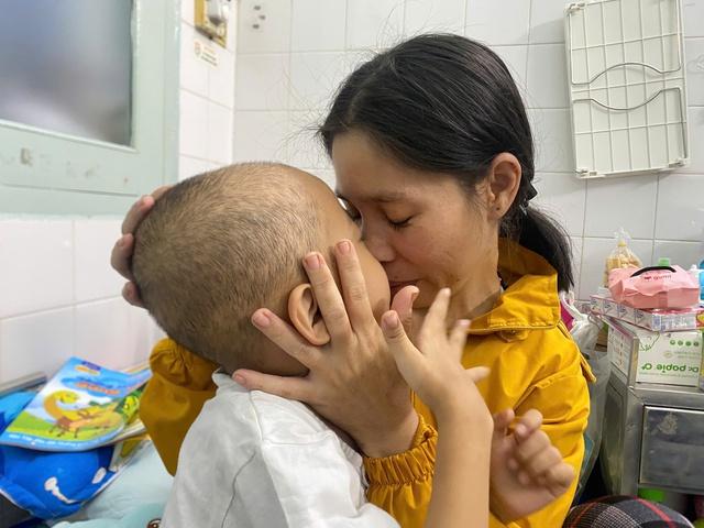 Con muốn sống: Vét 7 triệu đồng tiền cưới, người mẹ nghèo cứu con ung thư máu- Ảnh 3.