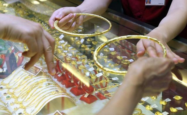 Giá vàng hôm nay 19.10.2025: Vàng nhẫn tăng 18 triệu đồng trong tuần- Ảnh 1.