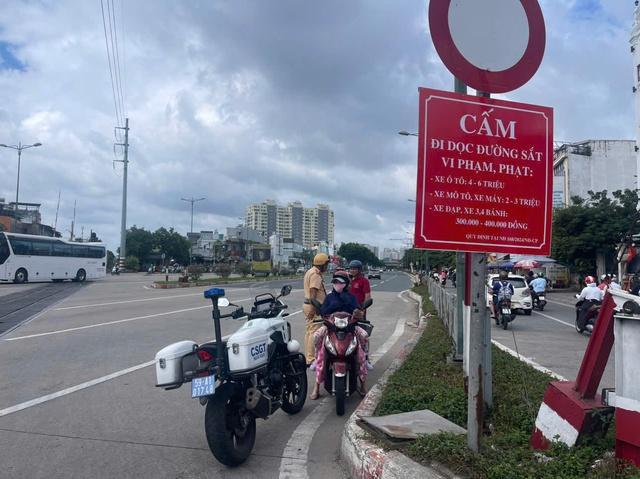 Tra cứu danh sách 83 xe máy đi vào đường cấm bị CSGT Hàng Xanh phạt nguội - Ảnh 2.