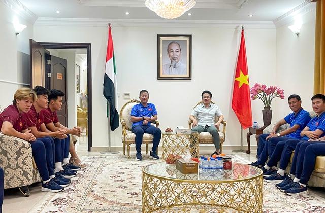 Được thầy Kim giao phó, quyền HLV trưởng U.23 Việt Nam làm điều đặc biệt tại UAE- Ảnh 2.