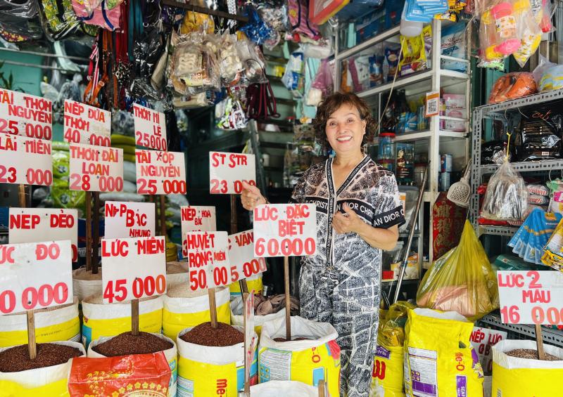 Bí quyết trẻ trung của người phụ nữ 72 tuổi được gọi là 'cô gái 27 tuổi' - Ảnh 2.