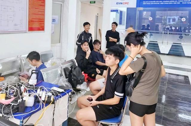 Huế lũ lịch sử và những hành động thiện nguyện cứu hộ kịp thời giúp dân- Ảnh 4.