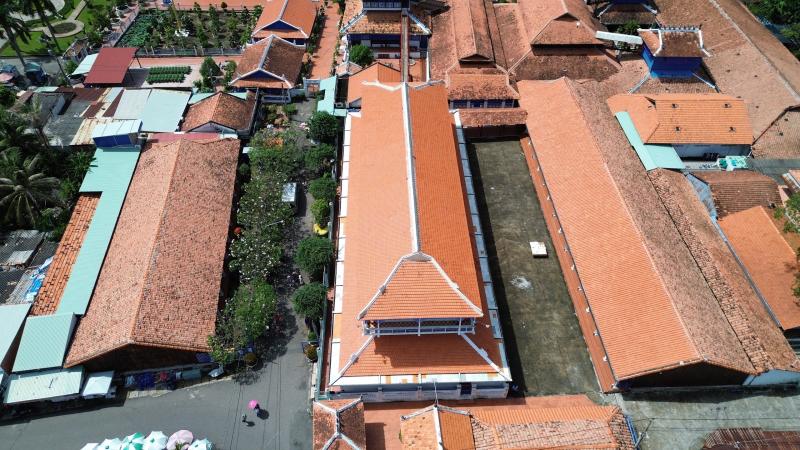 Nhà lớn Long Sơn có cây me trăm tuổi ở đâu, lồng liệt có gì lạ? - Ảnh 4.