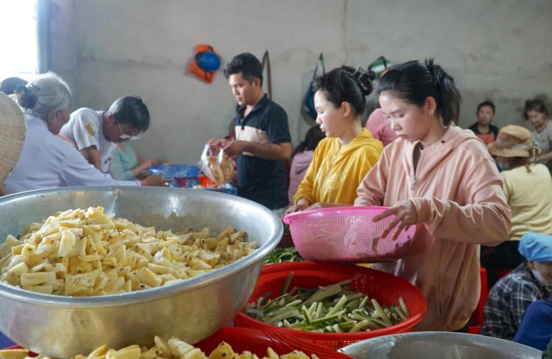 Hội yến Diêu Trì Cung: Bếp chay nấu 10 tấn gạo phục vụ hàng ngàn người dự đại lễ - Ảnh 3.