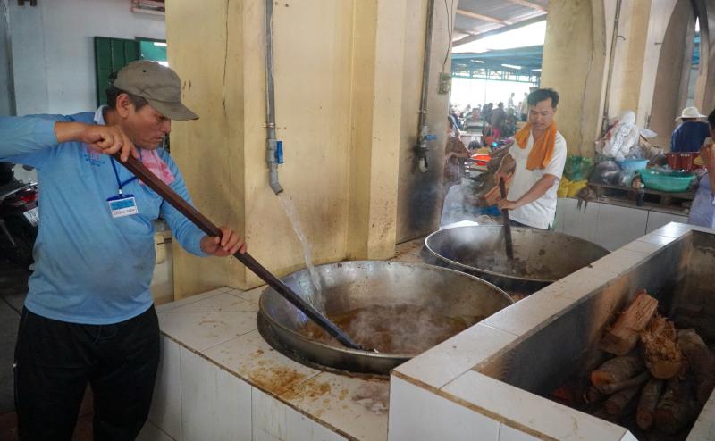 Hội yến Diêu Trì Cung: Bếp chay nấu 10 tấn gạo phục vụ hàng ngàn người dự đại lễ - Ảnh 4.