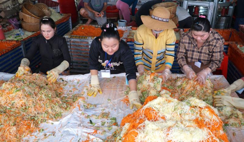 Hội yến Diêu Trì Cung: Bếp chay nấu 10 tấn gạo phục vụ hàng ngàn người dự đại lễ - Ảnh 2.