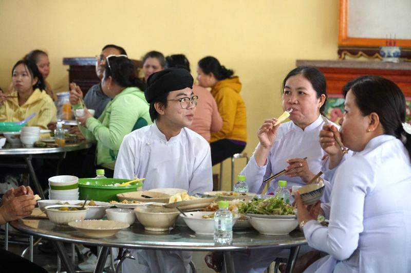 Hội yến Diêu Trì Cung: Bếp chay nấu 10 tấn gạo phục vụ hàng ngàn người dự đại lễ - Ảnh 9.