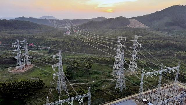 EVN đóng điện thành công dự án Đường dây 500 kV Lào Cai - Vĩnh Yên- Ảnh 1.