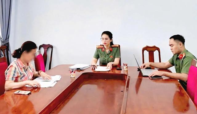 Đà Nẵng: Xử phạt chủ tiệm vàng và khách hàng mua bán ngoại tệ trái phép- Ảnh 1.