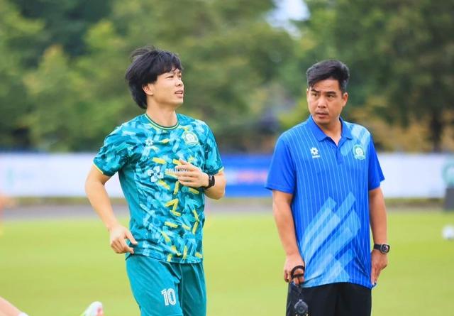 Công Phượng trở lại, Trường Tươi Đồng Nai trình làng hàng công nguyên tử với Minh Vương - Ảnh 1.