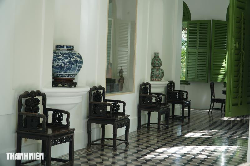 Hé lộ những hiện vật nội thất trăm tuổi bên trong Dinh thự Pháp ở TP.HCM - Ảnh 1.