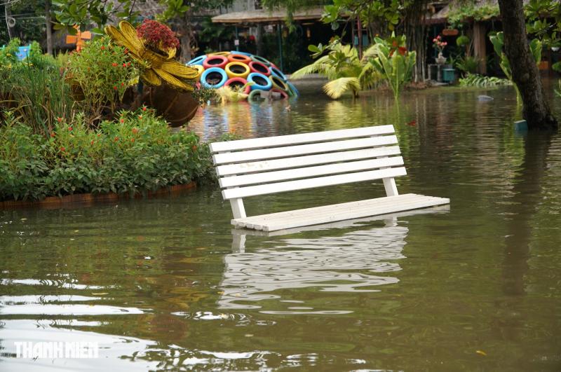 Ngập nước tại Thanh Đa và Bình Quới: Người dân khẩn trương ứng phó với triều cường - Ảnh 7.