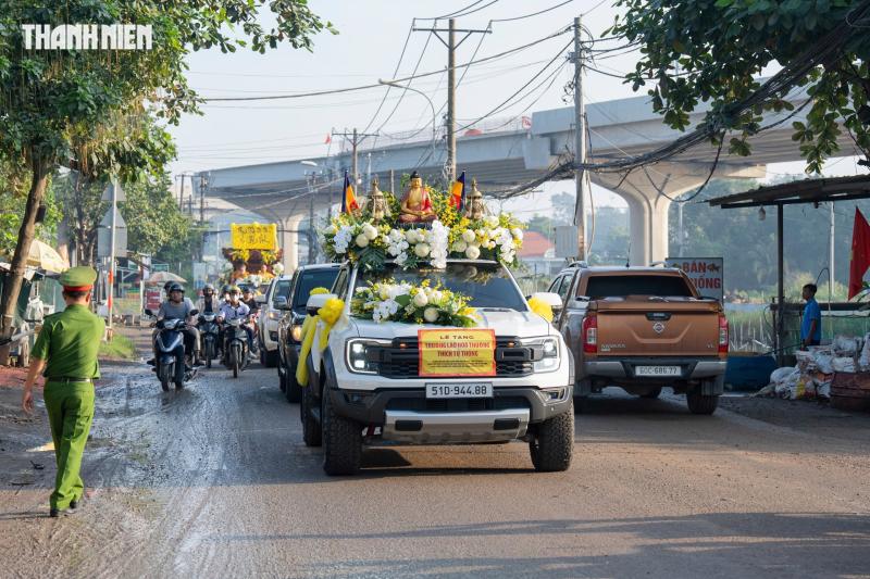 Lễ trà tỳ, nhập bảo tháp trưởng lão hòa thượng Thích Từ Thông ở chùa Thanh Sơn - Ảnh 4.