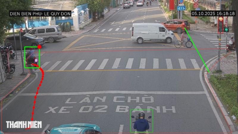 Camera AI của CSGT TP.HCM bắt lỗi hàng loạt xe máy vượt đèn đỏ ở trung tâm- Ảnh 4. Camera AI của CSGT TP.HCM bắt lỗi hàng loạt xe máy vượt đèn đỏ ở trung tâm- Ảnh 4.