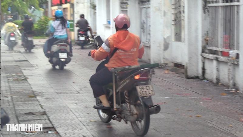 Tra cứu danh sách 95 xe máy đi trên vỉa hè bị CSGT Bến Thành phạt nguội - Ảnh 4.