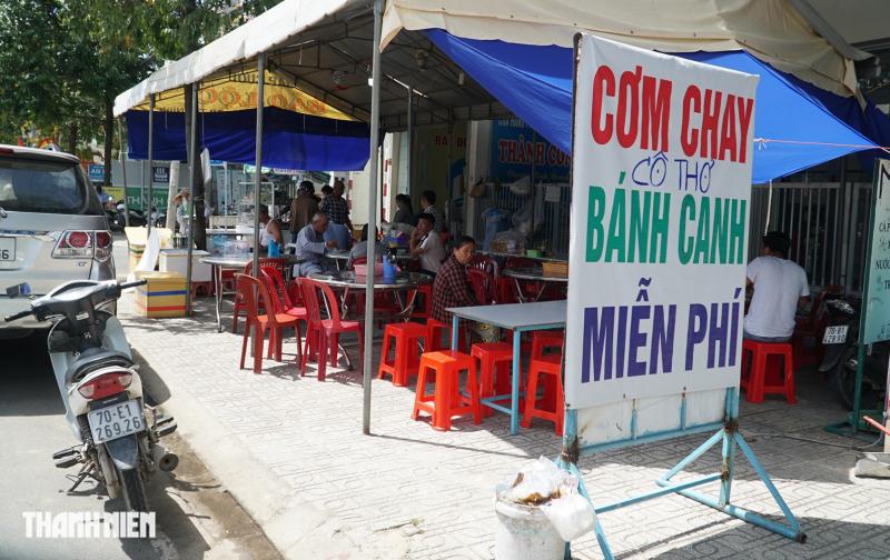 Tòa thánh Tây Ninh chào đón Hội yến Diêu Trì Cung với Biển hiệu 0 đồng rợp đường - Ảnh 3.