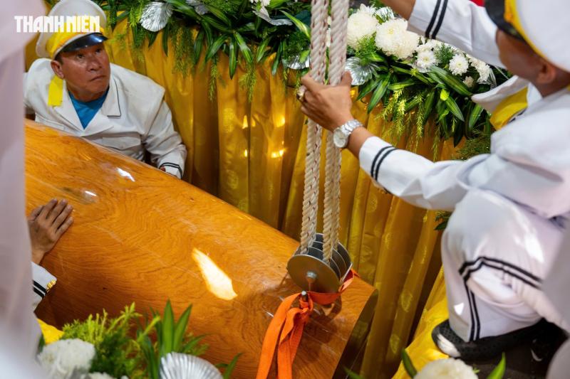 Lễ trà tỳ, nhập bảo tháp trưởng lão hòa thượng Thích Từ Thông ở chùa Thanh Sơn - Ảnh 10.