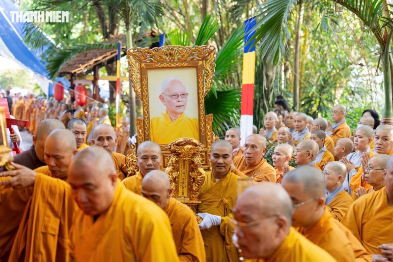 Lễ trà tỳ, nhập bảo tháp trưởng lão hòa thượng Thích Từ Thông ở chùa Thanh Sơn - Ảnh 6.