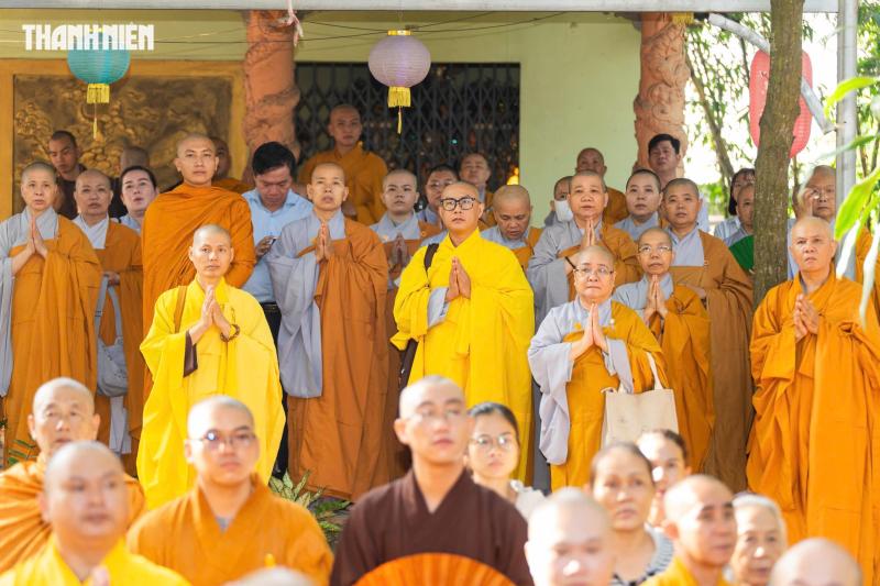 Lễ trà tỳ, nhập bảo tháp trưởng lão hòa thượng Thích Từ Thông ở chùa Thanh Sơn - Ảnh 12.