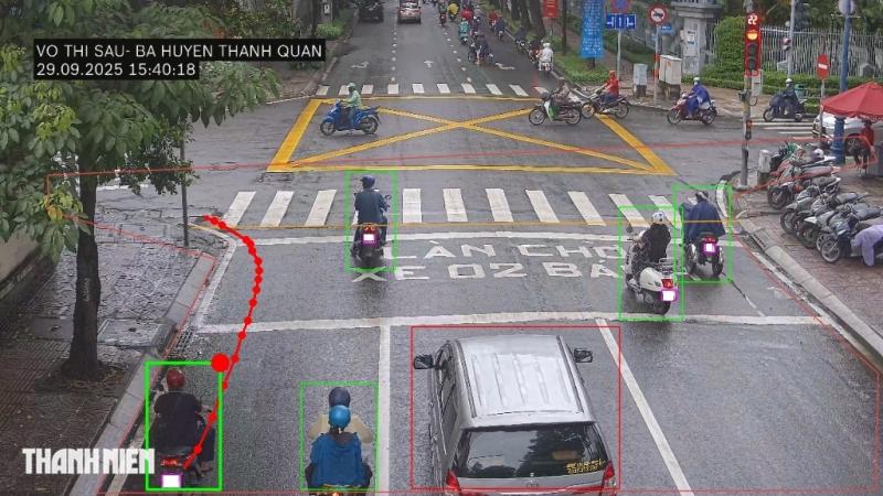 Camera AI của CSGT TP.HCM bắt lỗi hàng loạt xe máy vượt đèn đỏ ở trung tâm- Ảnh 6. Camera AI của CSGT TP.HCM bắt lỗi hàng loạt xe máy vượt đèn đỏ ở trung tâm- Ảnh 6.