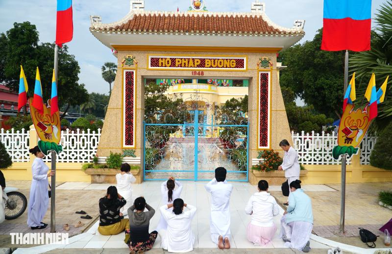 Đại lễ Hội yến Diêu Trì Cung 2025: Người hành hương ồ ạt đến Toà Thánh  - Ảnh 5.
