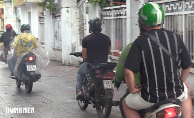Tra cứu danh sách 95 xe máy đi trên vỉa hè bị CSGT Bến Thành phạt nguội - Ảnh 6.