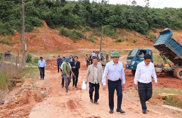 Sạt lở đất tại khu tái định cư ở Lâm Đồng: Ưu tiên bảo vệ dân - Ảnh 1.