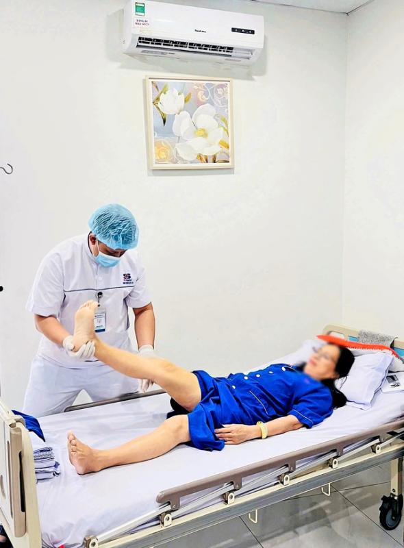 Bệnh viện 22-12 tại Khánh Hòa từng bước làm chủ công nghệ thay khớp háng - Ảnh 2.