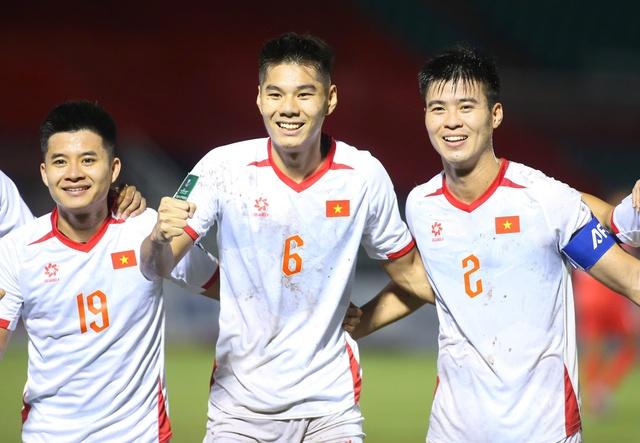 Bảng xếp hạng vòng loại Asian Cup mới nhất: Đội tuyển Việt Nam phả hơi nóng lênMalaysia - Ảnh 1.