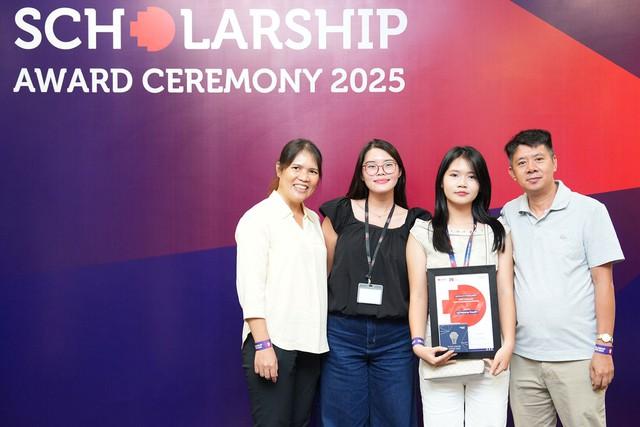 RMIT Việt Nam trao học bổng trị giá 47,5 tỉ đồng năm 2025- Ảnh 1.