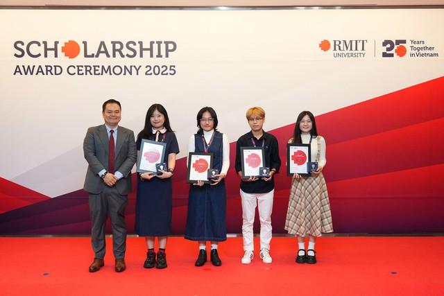 RMIT Việt Nam trao học bổng trị giá 47,5 tỉ đồng năm 2025- Ảnh 2.